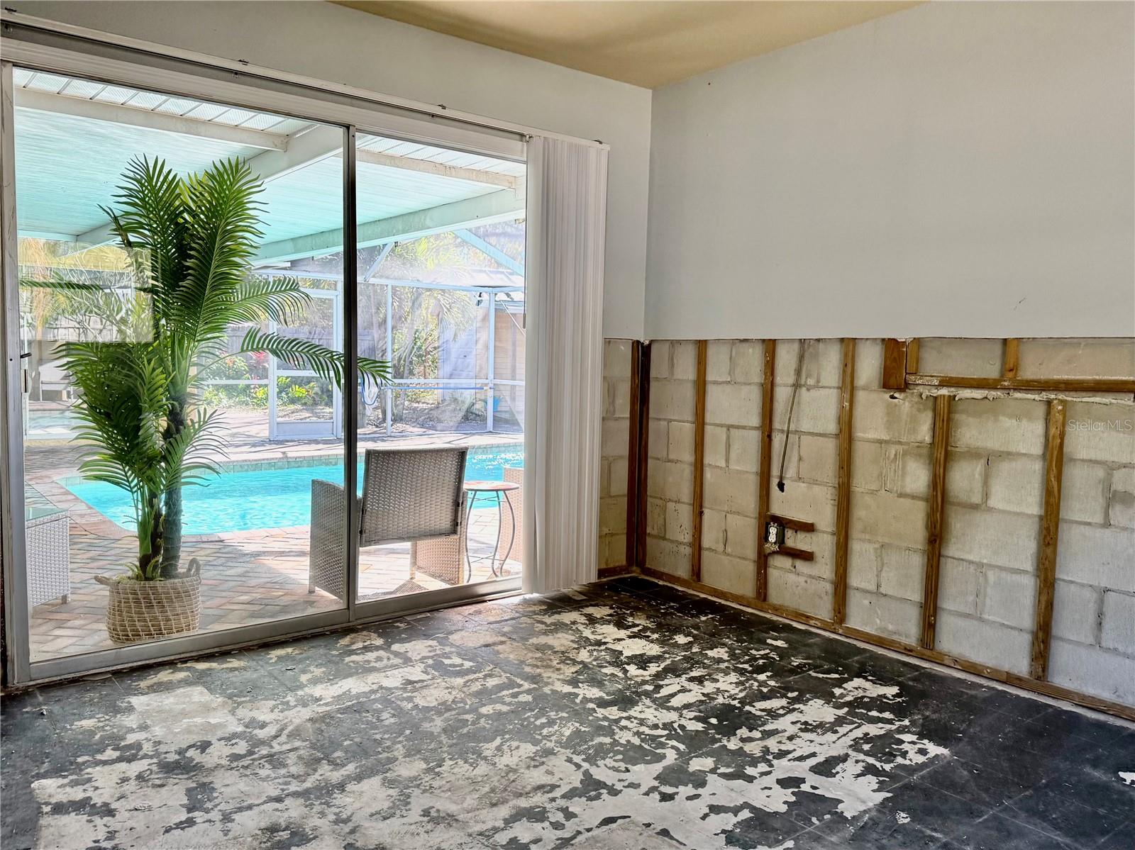400 COUNTRY CLUB DR, OLDSMAR, FL, 34677