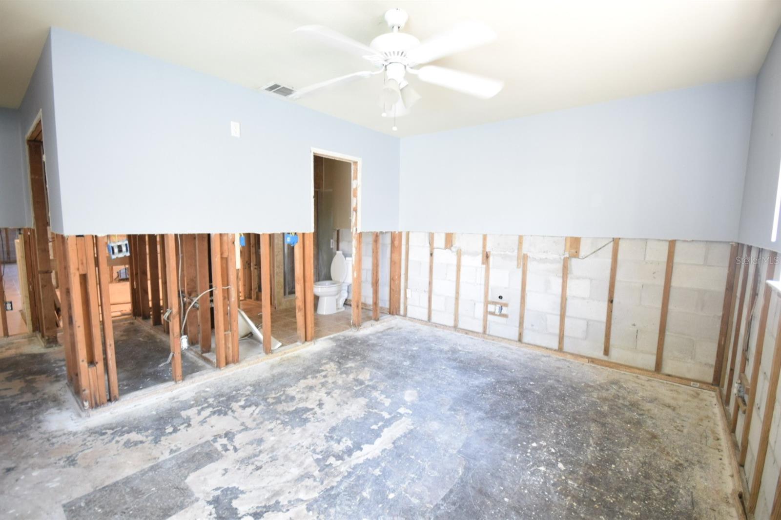 400 COUNTRY CLUB DR, OLDSMAR, FL, 34677