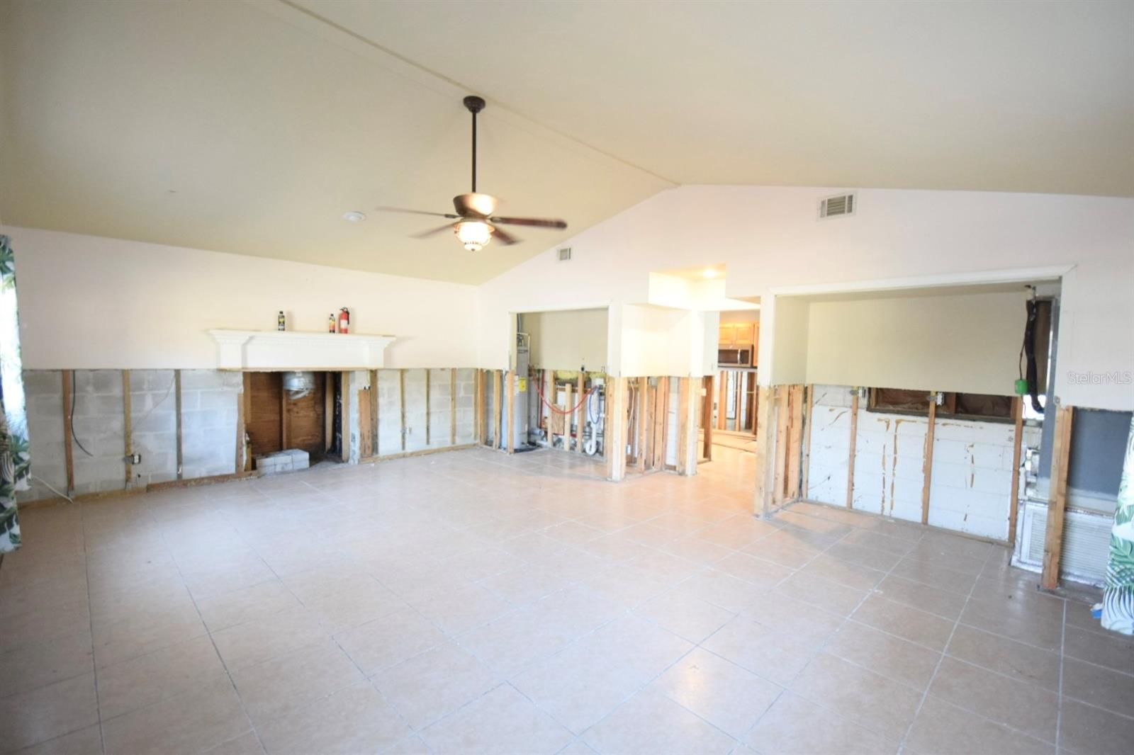 400 COUNTRY CLUB DR, OLDSMAR, FL, 34677