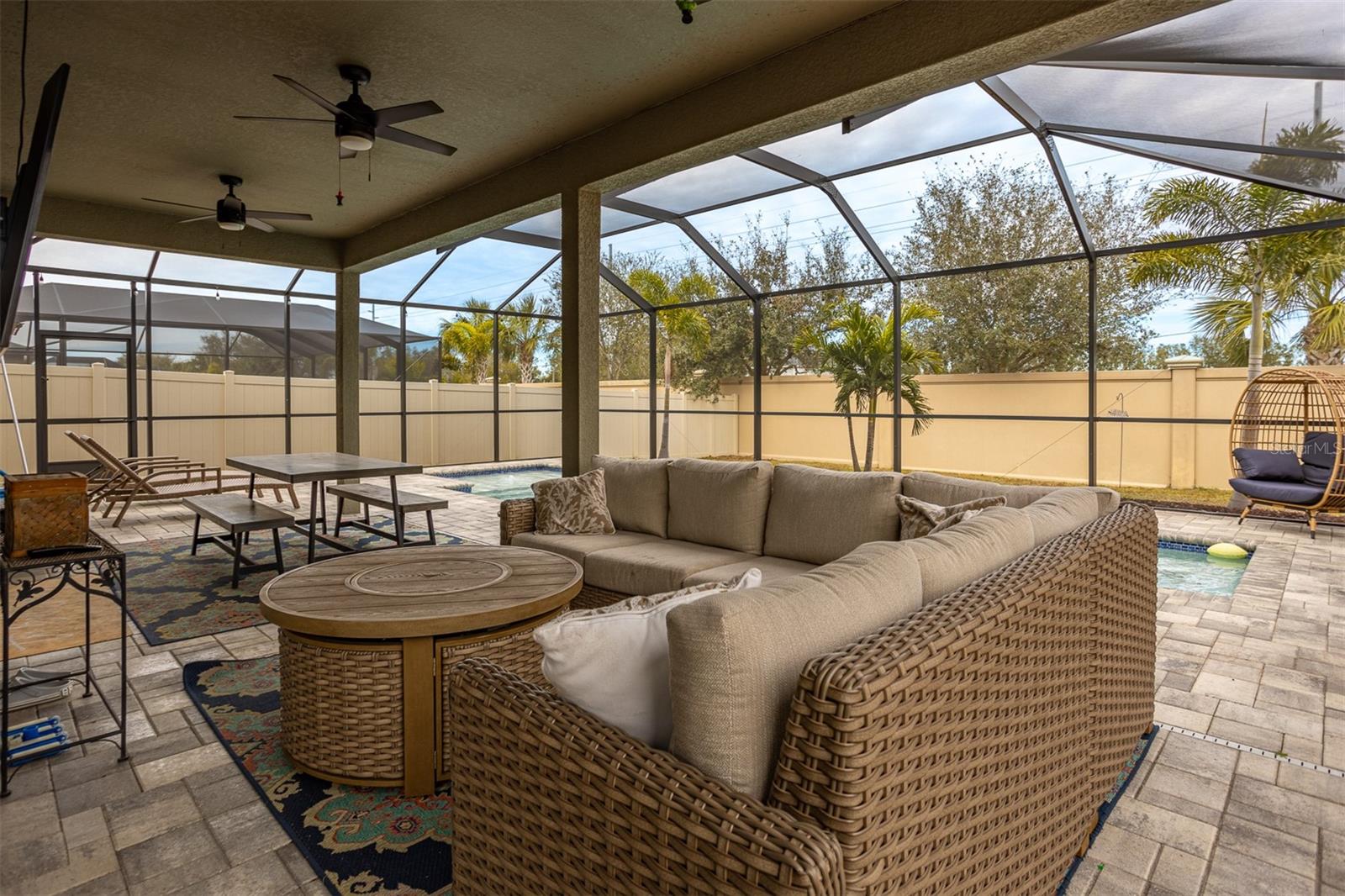 11550 LAKE LUCAYA DR, RIVERVIEW, FL, 33579