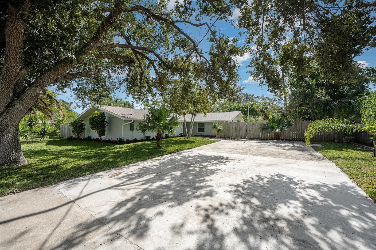 60 VENETIAN WAY, INDIAN HARBOUR BEACH, FL, 32937