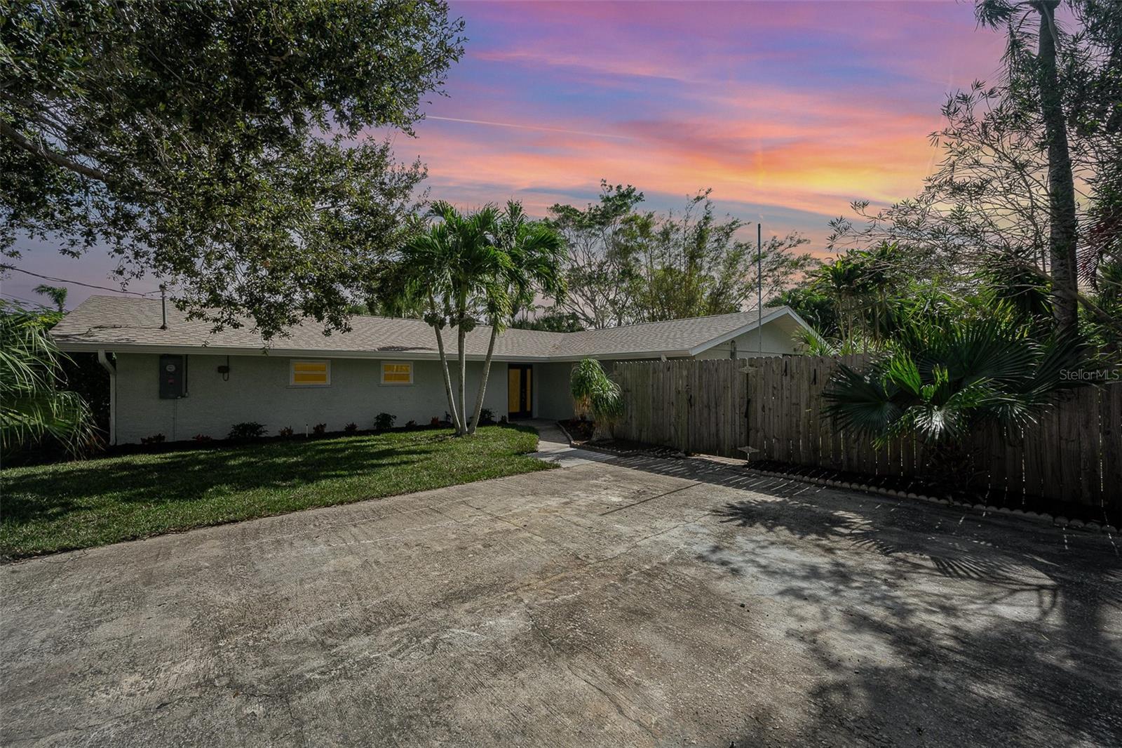 60 VENETIAN WAY, INDIAN HARBOUR BEACH, FL, 32937