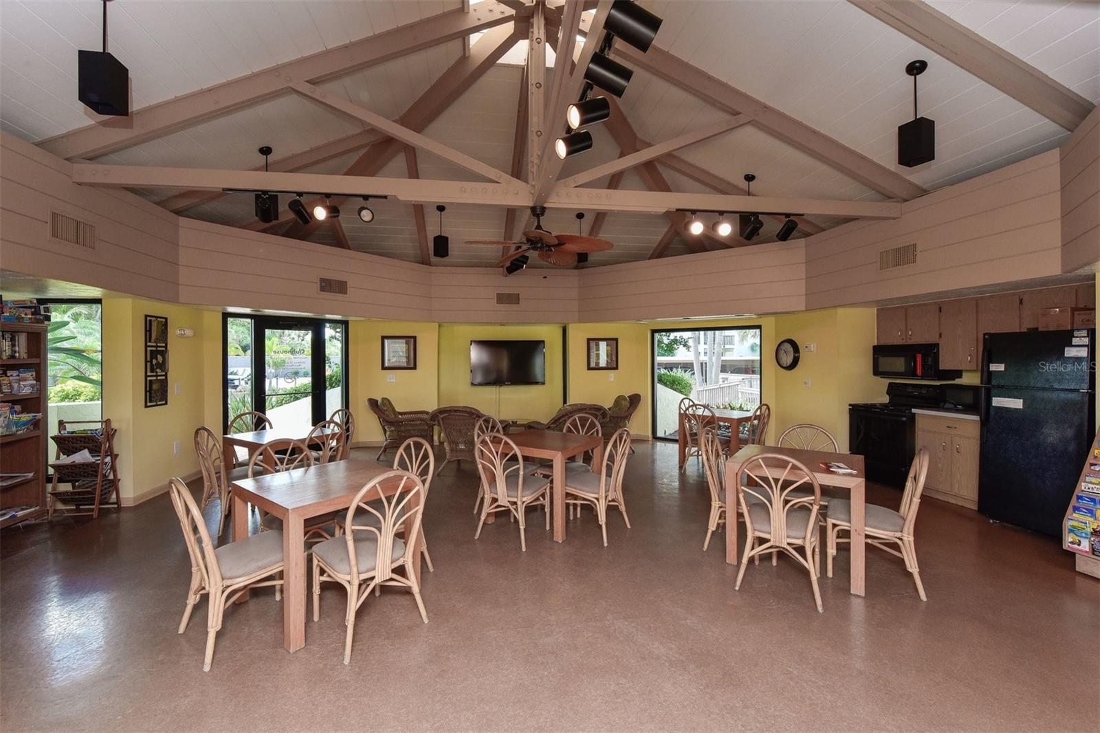 6202 MIDNIGHT PASS RD #201, SARASOTA, FL, 34242