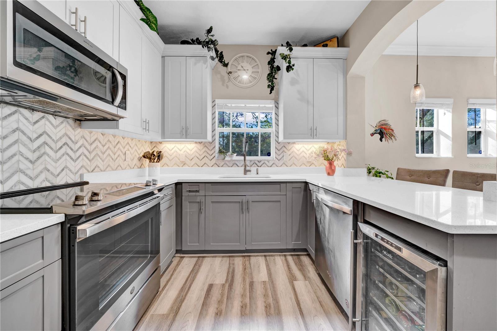 614 105TH LN N, ST PETERSBURG, FL, 33716