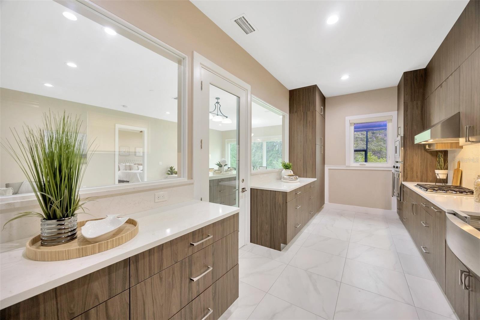10542 CORY LAKE DR, TAMPA, FL, 33647