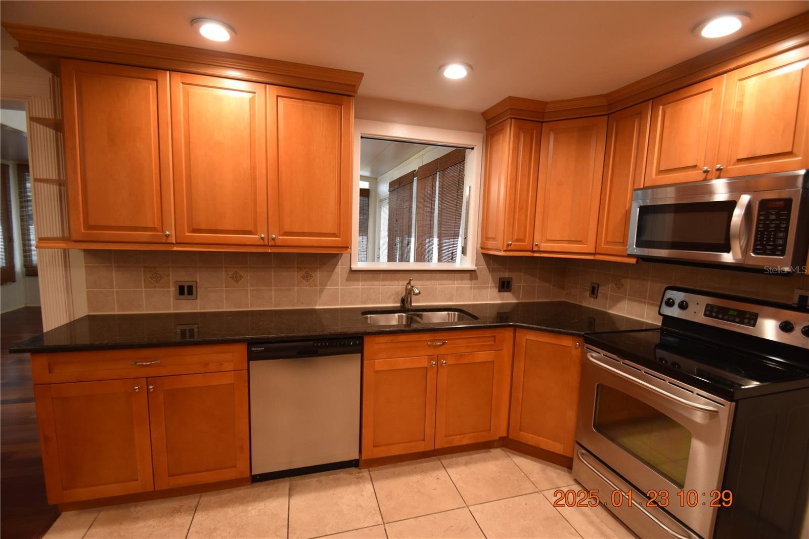 3223 W WYOMING AVE, TAMPA, FL, 33611
