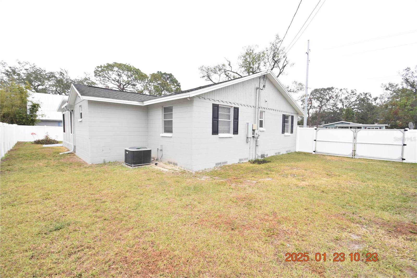 3223 W WYOMING AVE, TAMPA, FL, 33611
