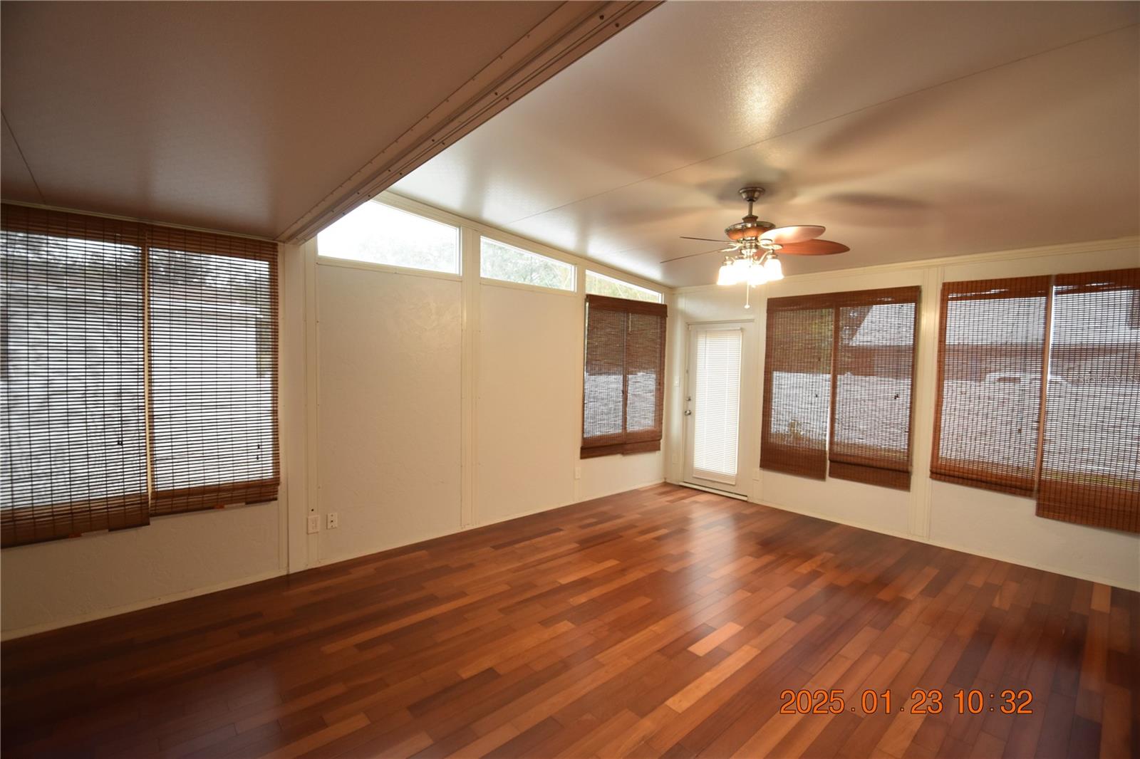 3223 W WYOMING AVE, TAMPA, FL, 33611