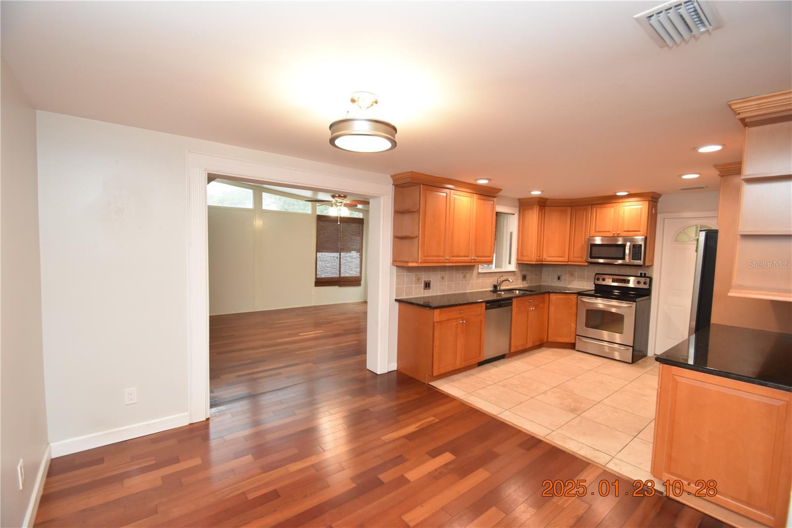 3223 W WYOMING AVE, TAMPA, FL, 33611