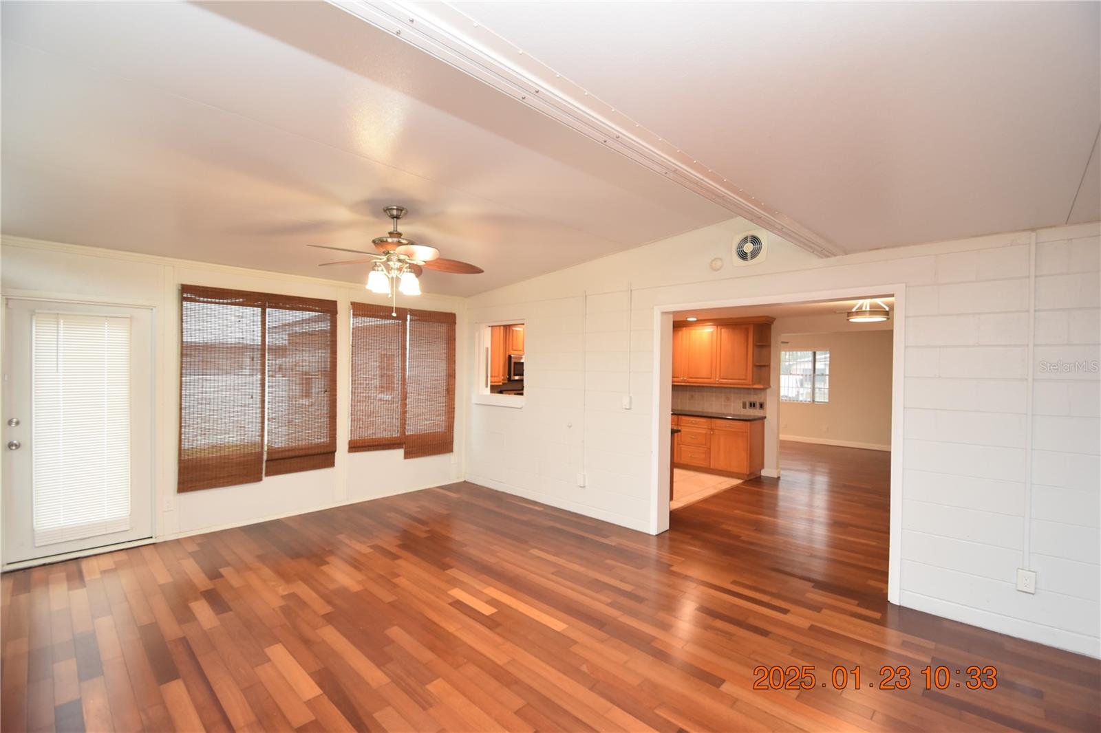 3223 W WYOMING AVE, TAMPA, FL, 33611