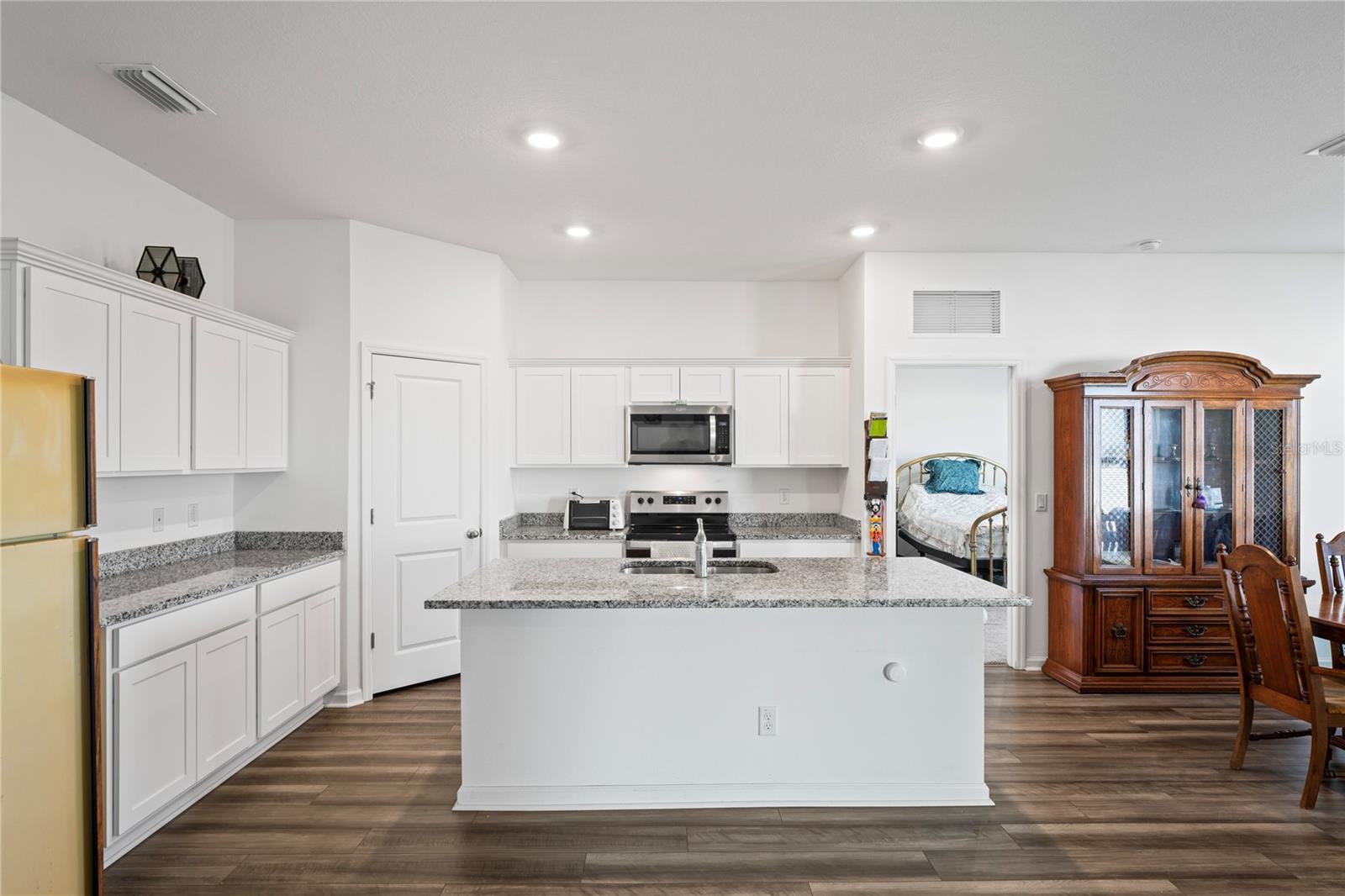 1418 BLUEJACK OAK DR, SEFFNER, FL, 33584