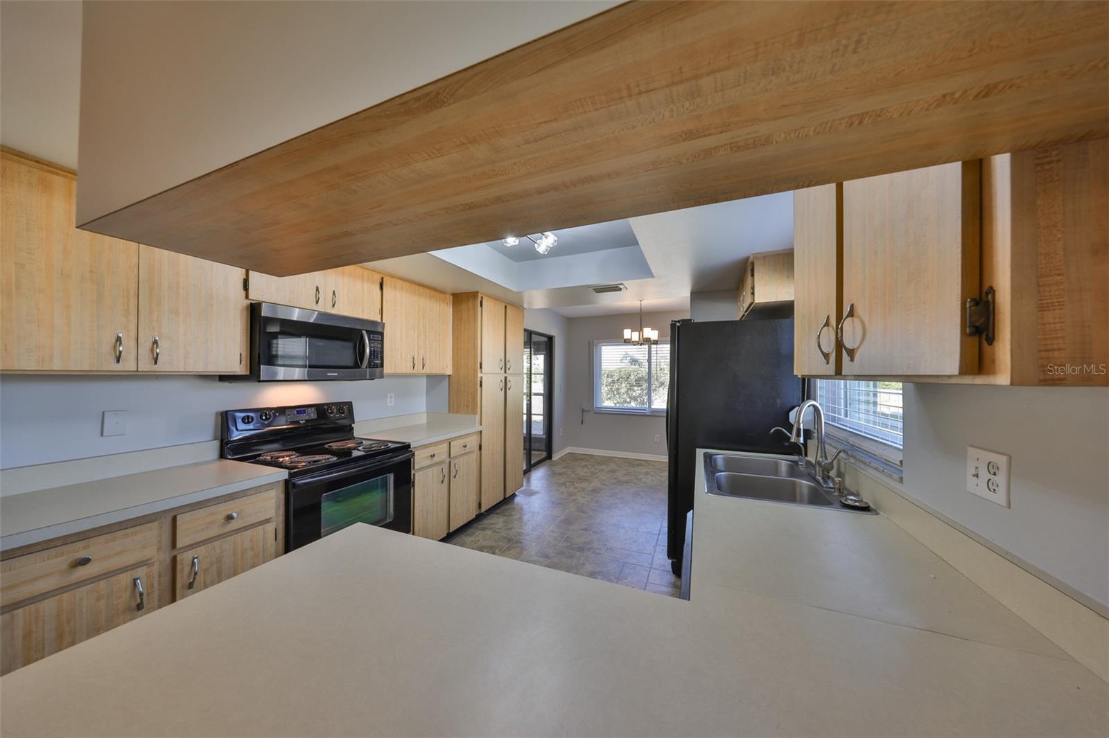 2421 LANCASTER DR, SUN CITY CENTER, FL, 33573