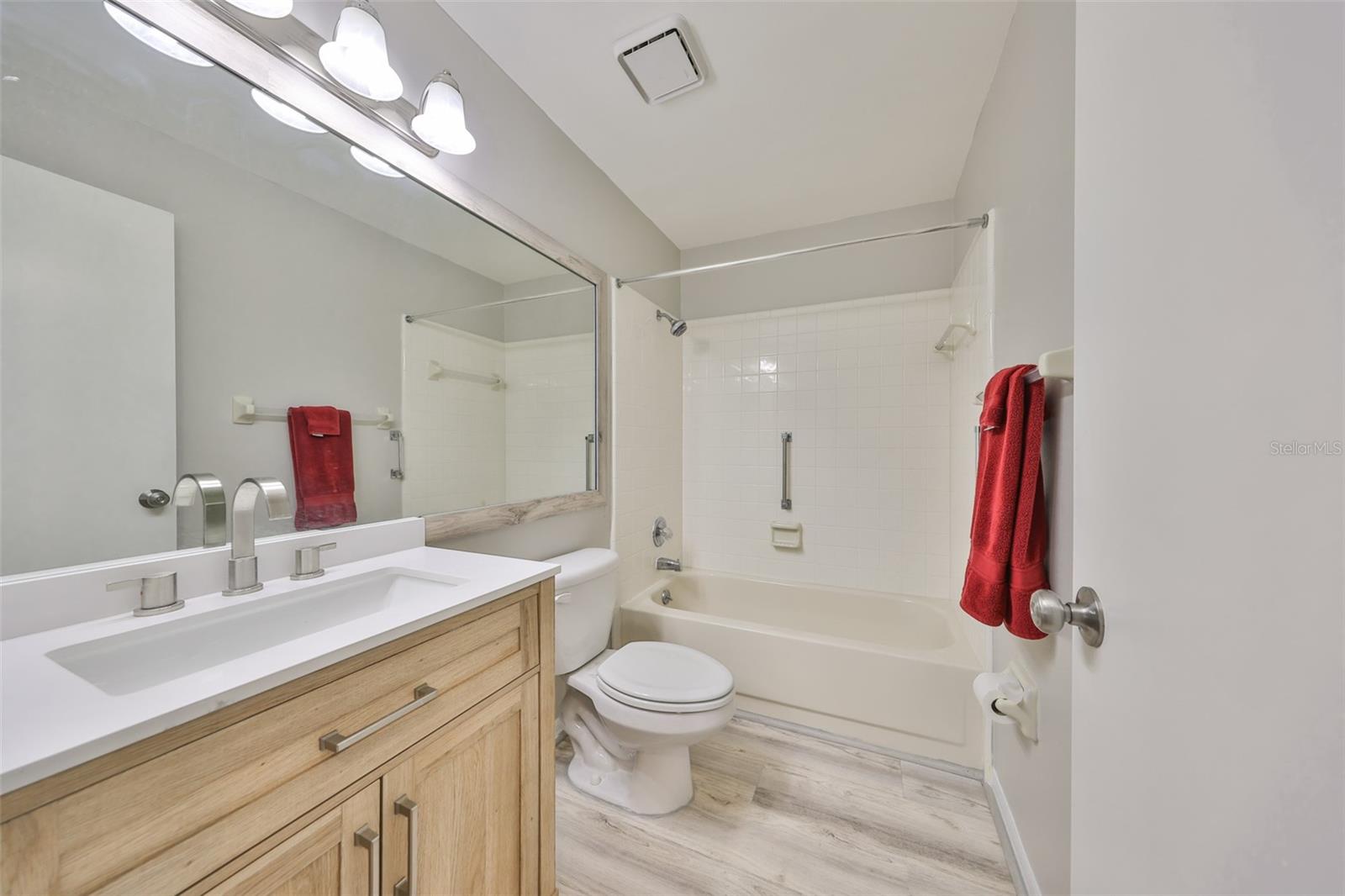 2421 LANCASTER DR, SUN CITY CENTER, FL, 33573