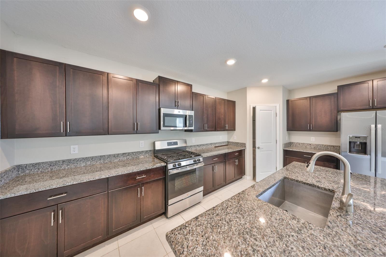10377 BLUE PLUME CT, RIVERVIEW, FL, 33578