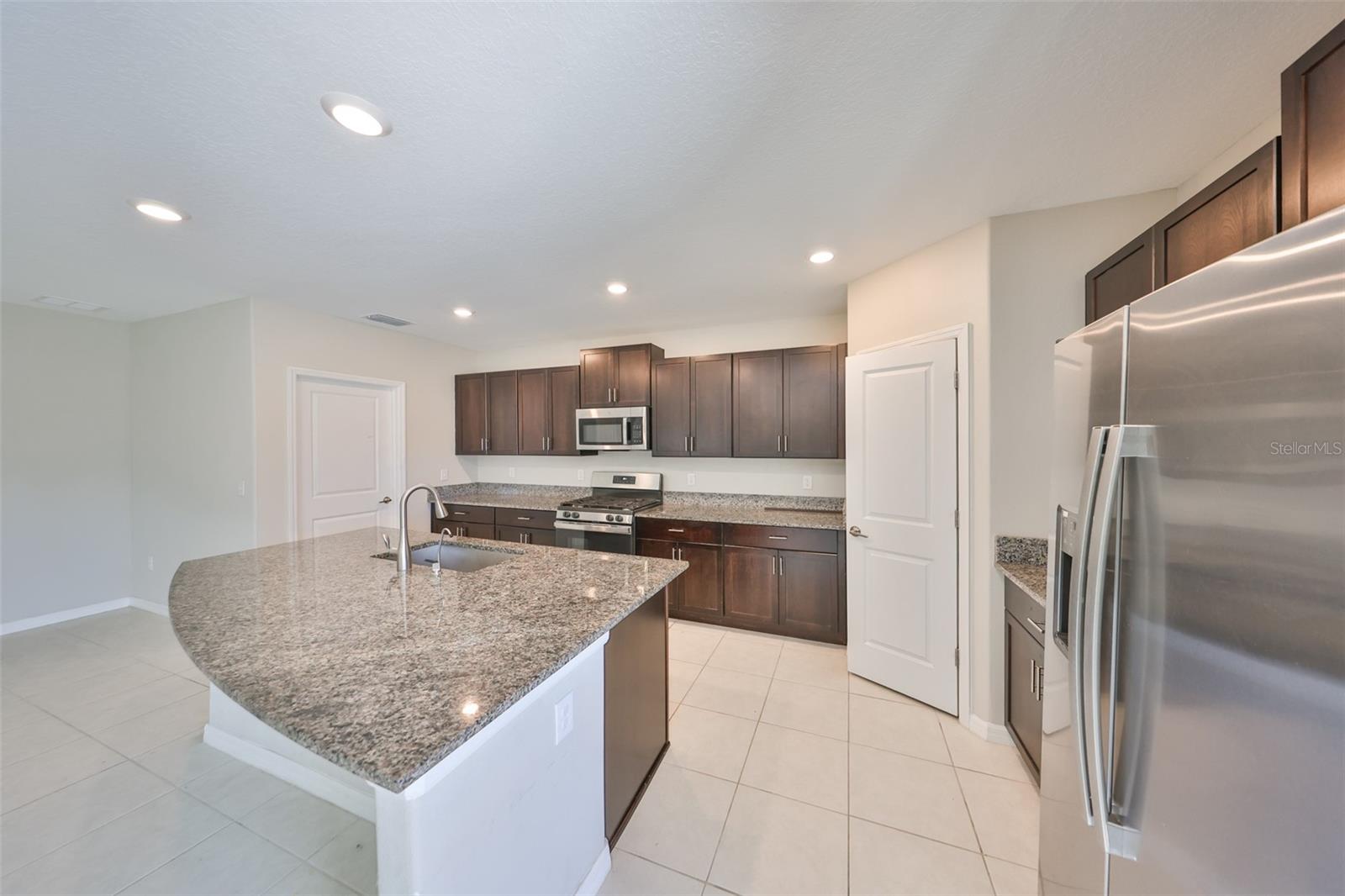 10377 BLUE PLUME CT, RIVERVIEW, FL, 33578