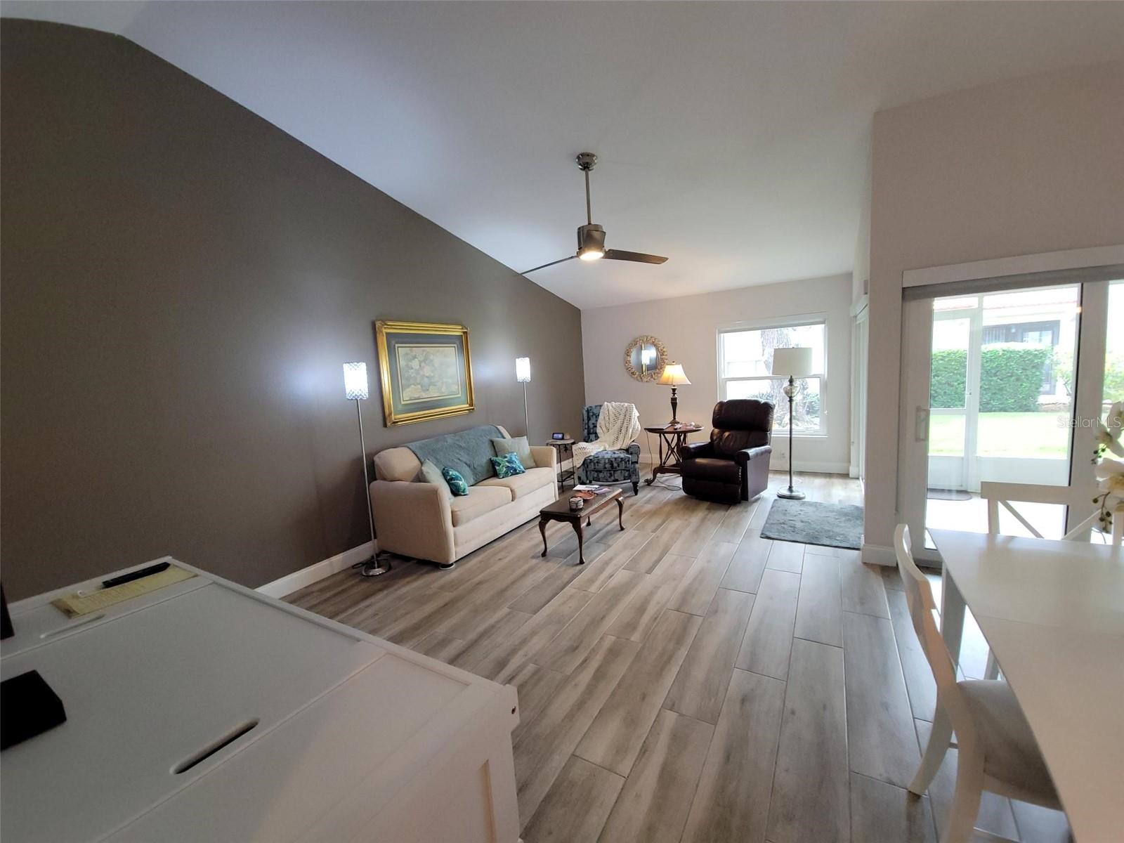 562 ANDORRA CIR NE #562, ST PETERSBURG, FL, 33703