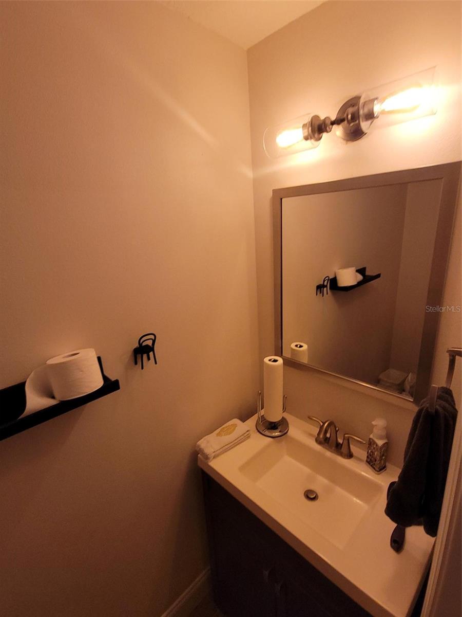 562 ANDORRA CIR NE #562, ST PETERSBURG, FL, 33703