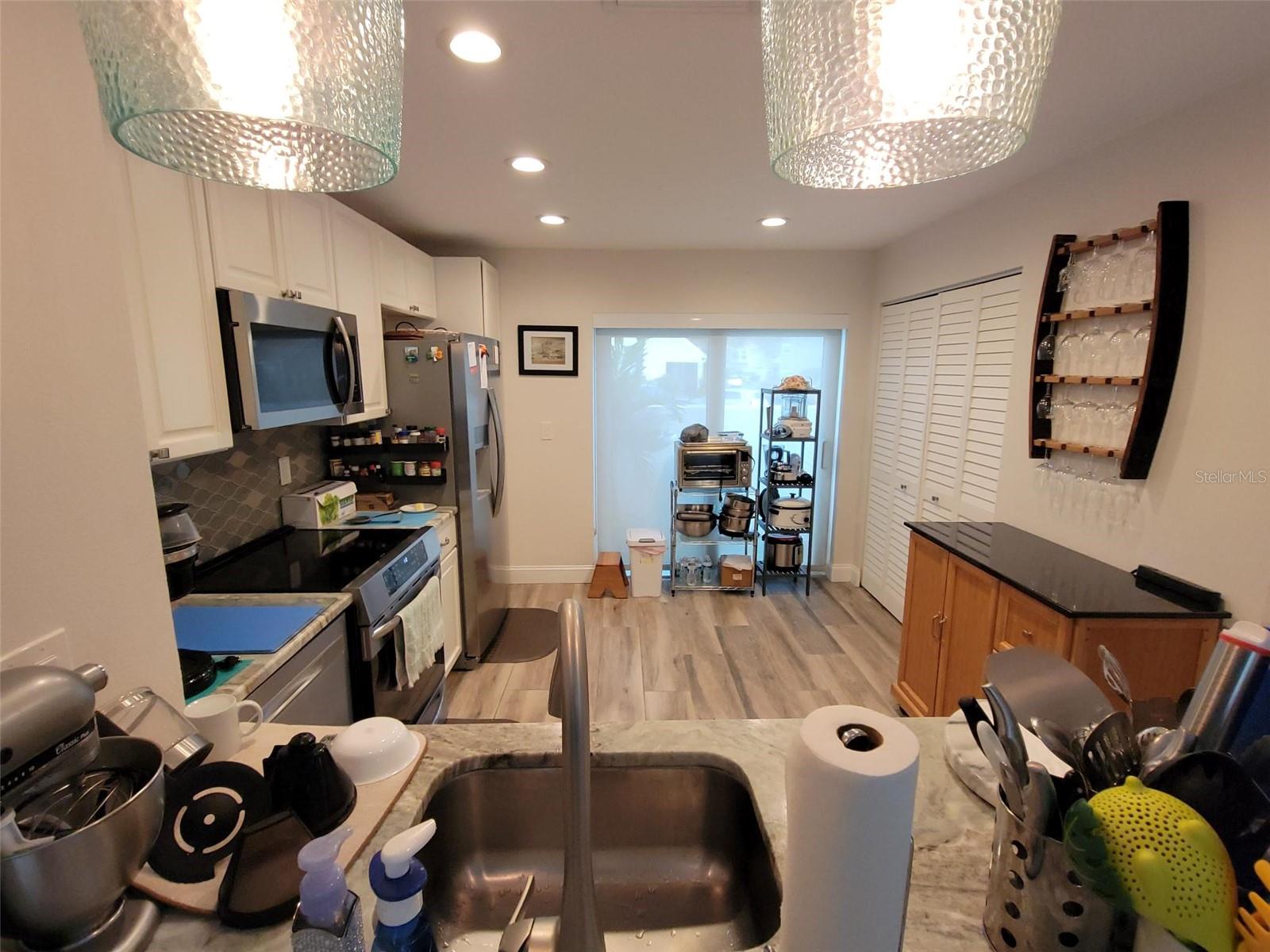 562 ANDORRA CIR NE #562, ST PETERSBURG, FL, 33703