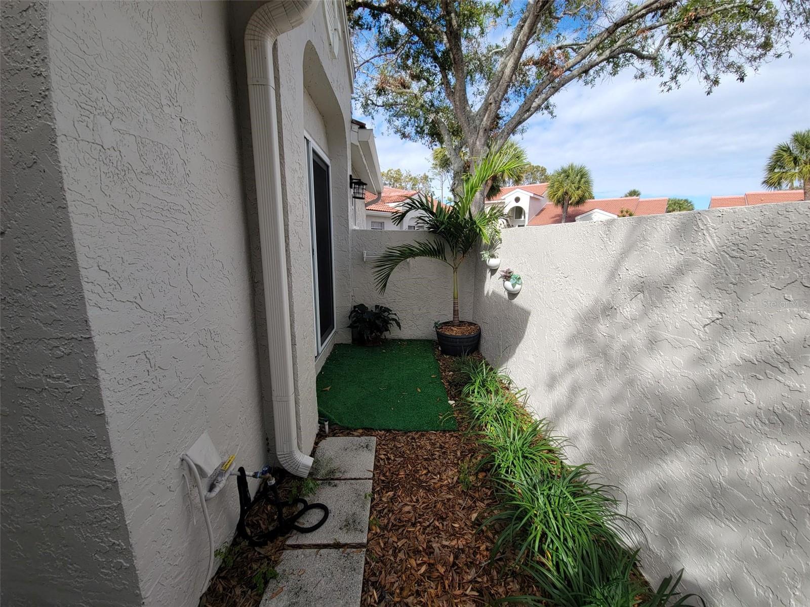 562 ANDORRA CIR NE #562, ST PETERSBURG, FL, 33703