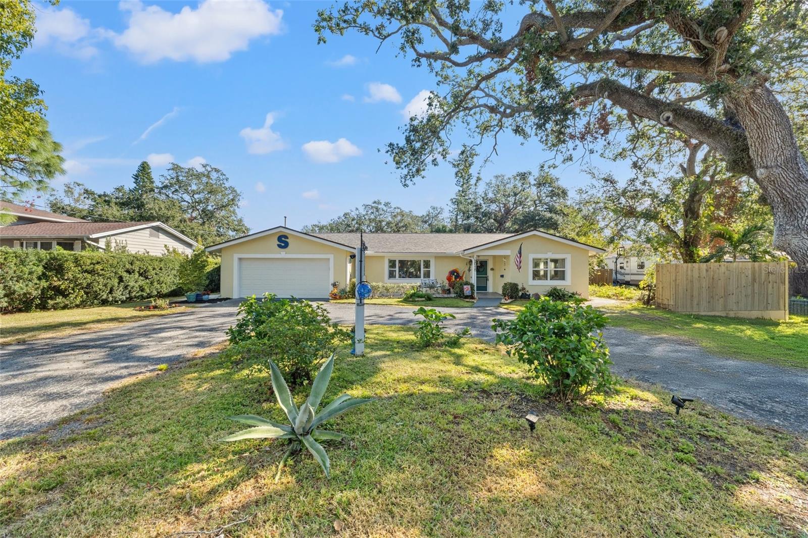 2015 PARK ST N, ST PETERSBURG, FL, 33710