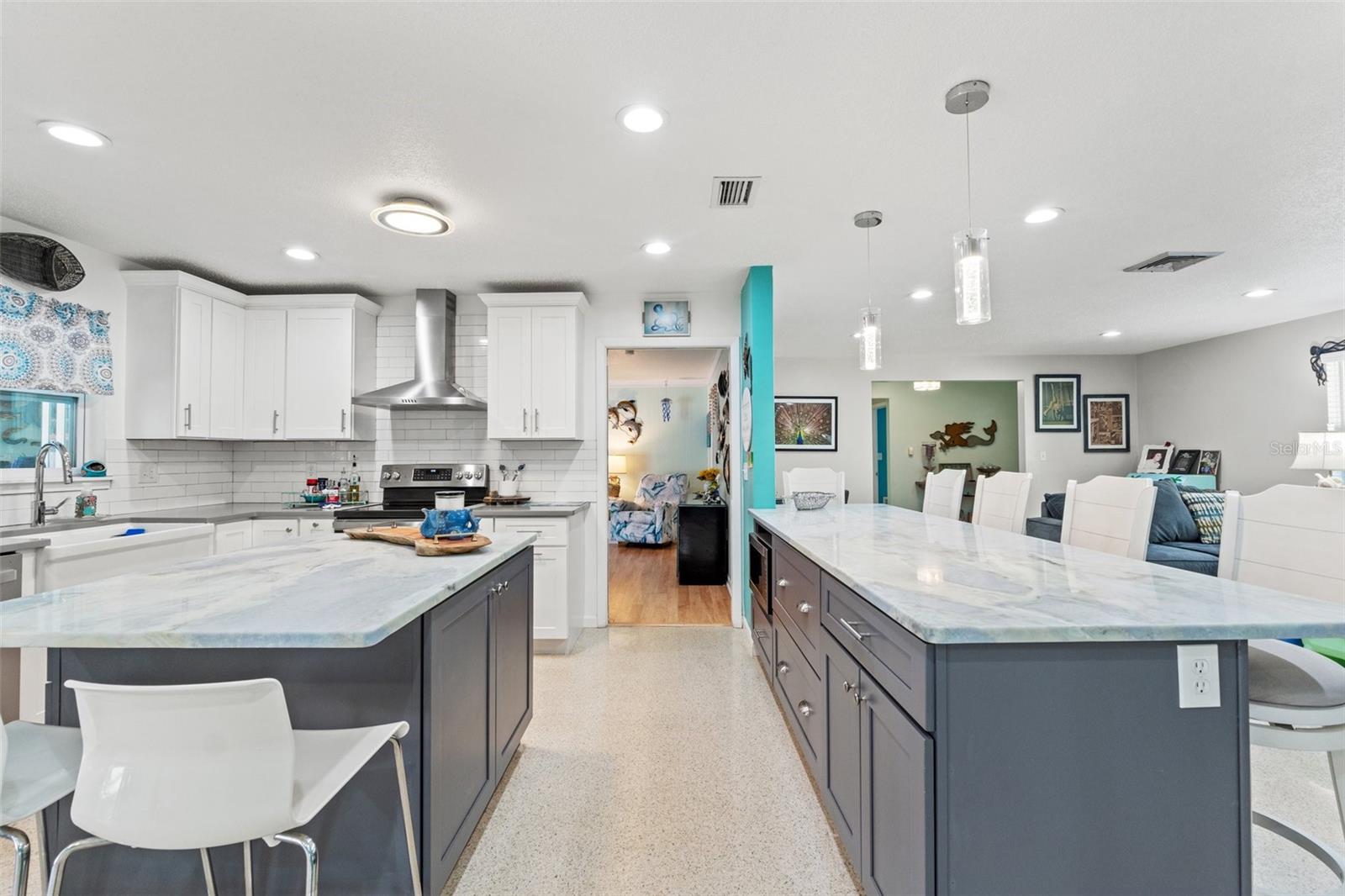 2015 PARK ST N, ST PETERSBURG, FL, 33710
