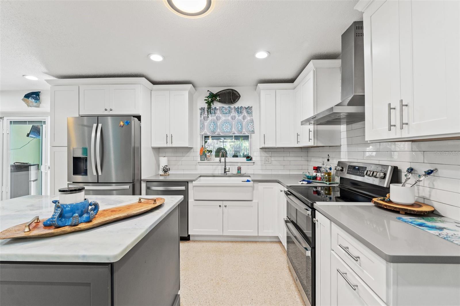 2015 PARK ST N, ST PETERSBURG, FL, 33710