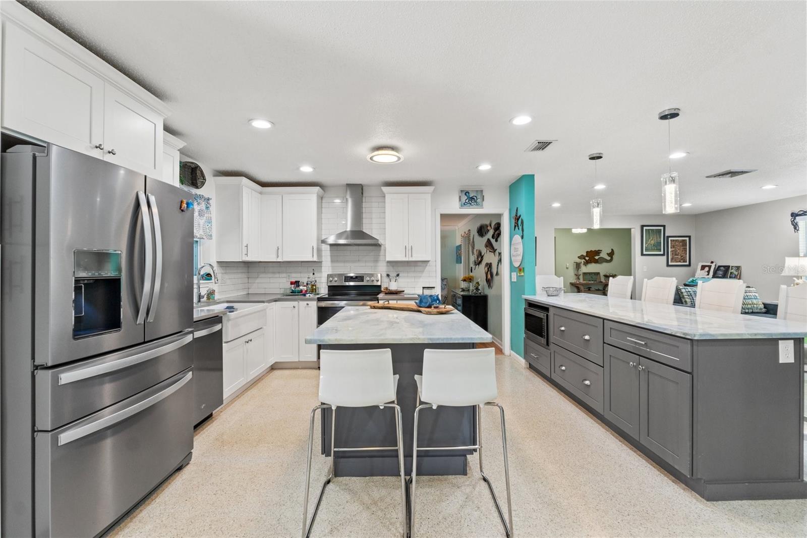 2015 PARK ST N, ST PETERSBURG, FL, 33710