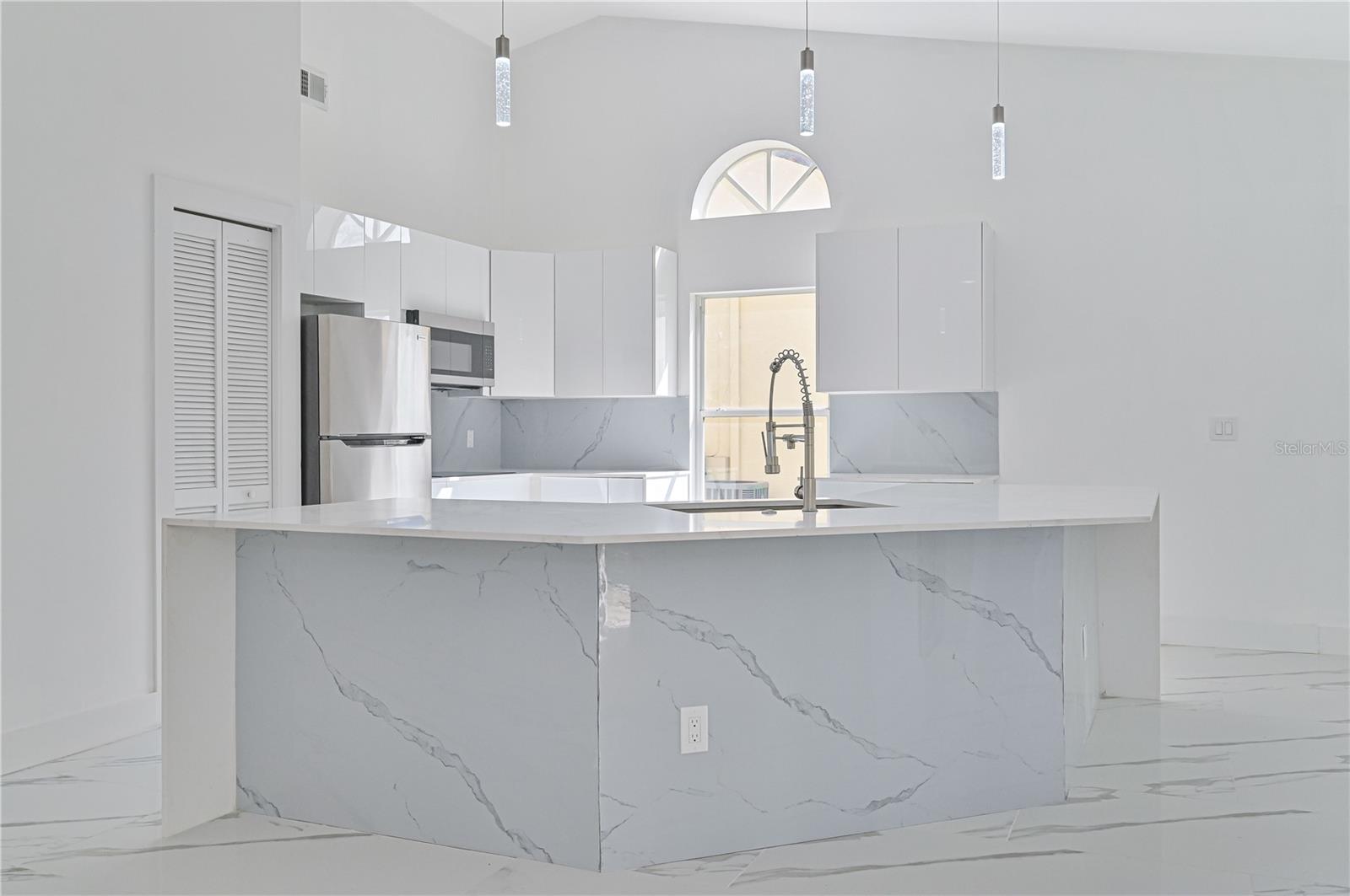 3832 SABAL SPRINGS BLVD, FORT MYERS, FL, 33917