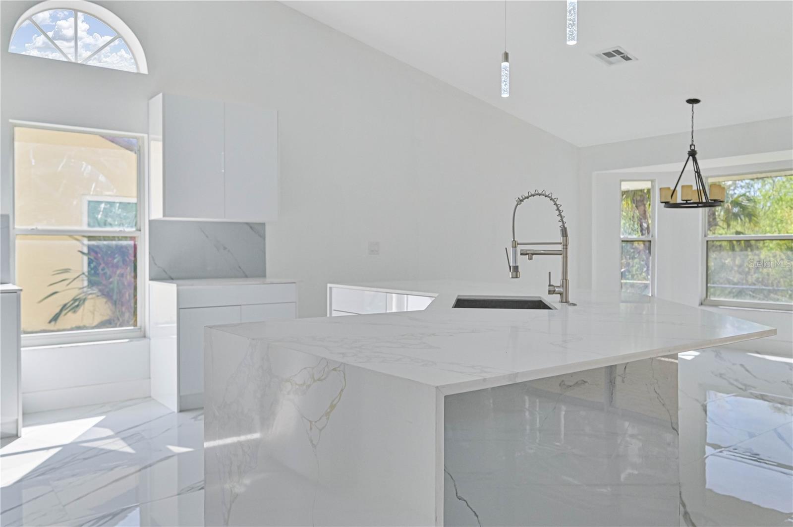 3832 SABAL SPRINGS BLVD, FORT MYERS, FL, 33917