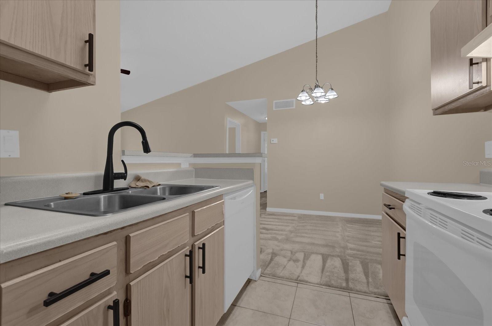 2520 GRASSY POINT DR #202, LAKE MARY, FL, 32746