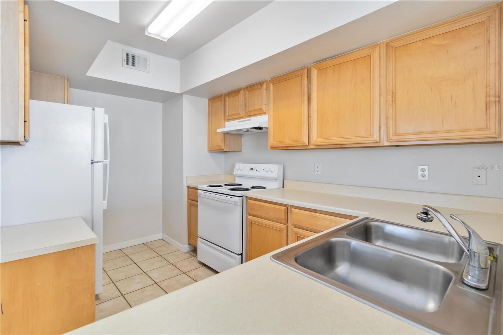 1000 VILLAGIO CIR #208, SARASOTA, FL, 34237