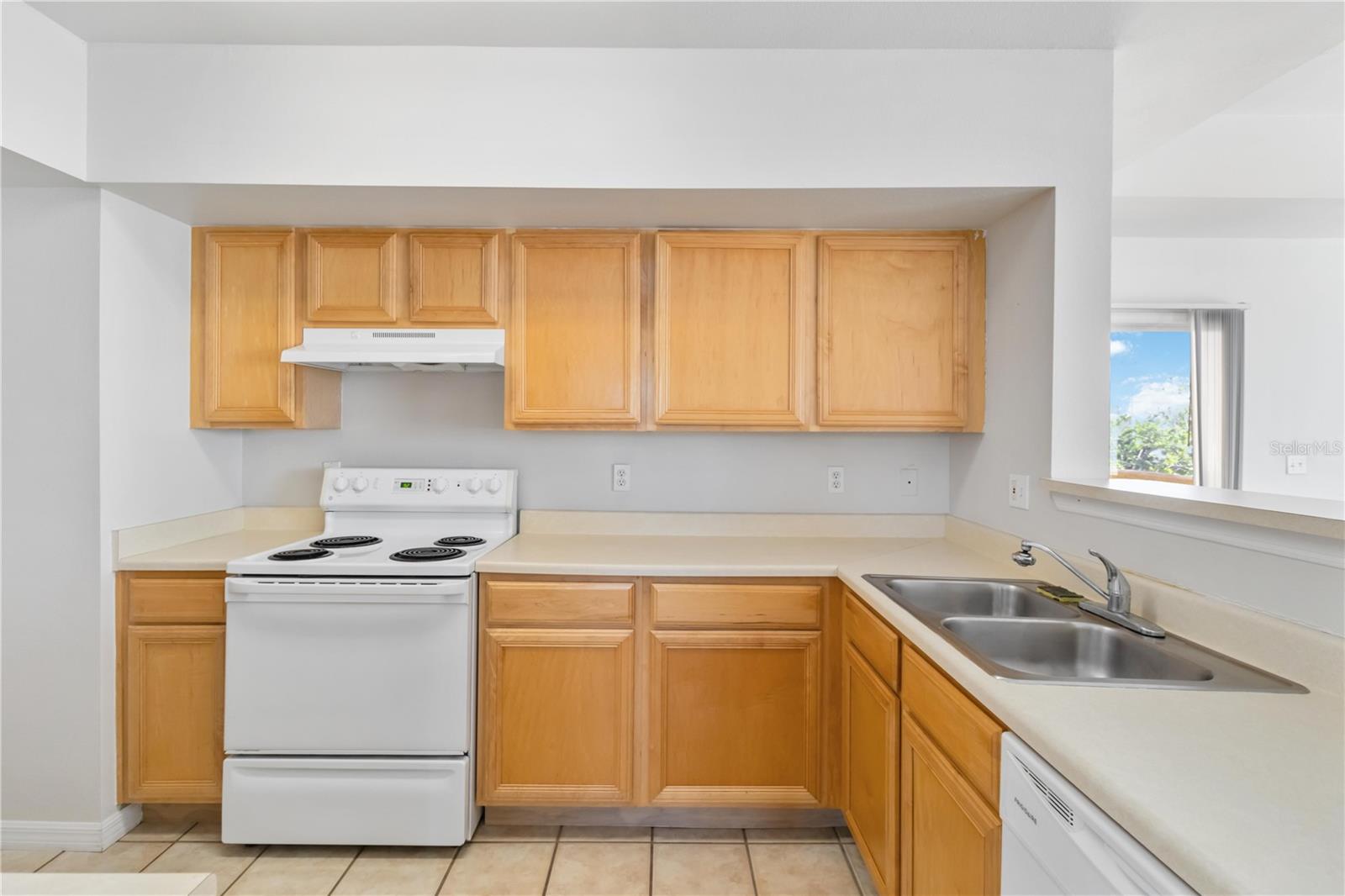 1000 VILLAGIO CIR #208, SARASOTA, FL, 34237