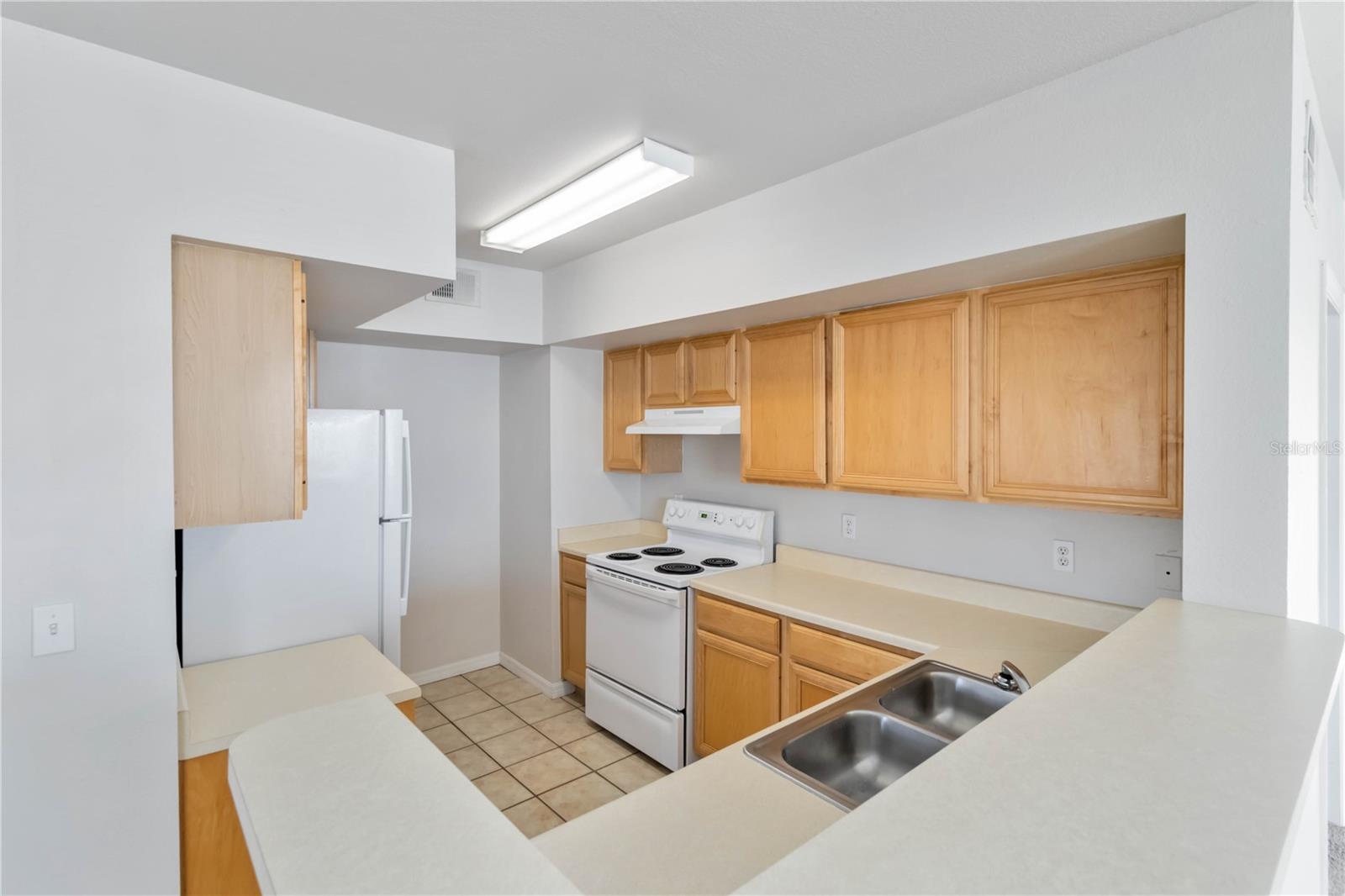1000 VILLAGIO CIR #208, SARASOTA, FL, 34237
