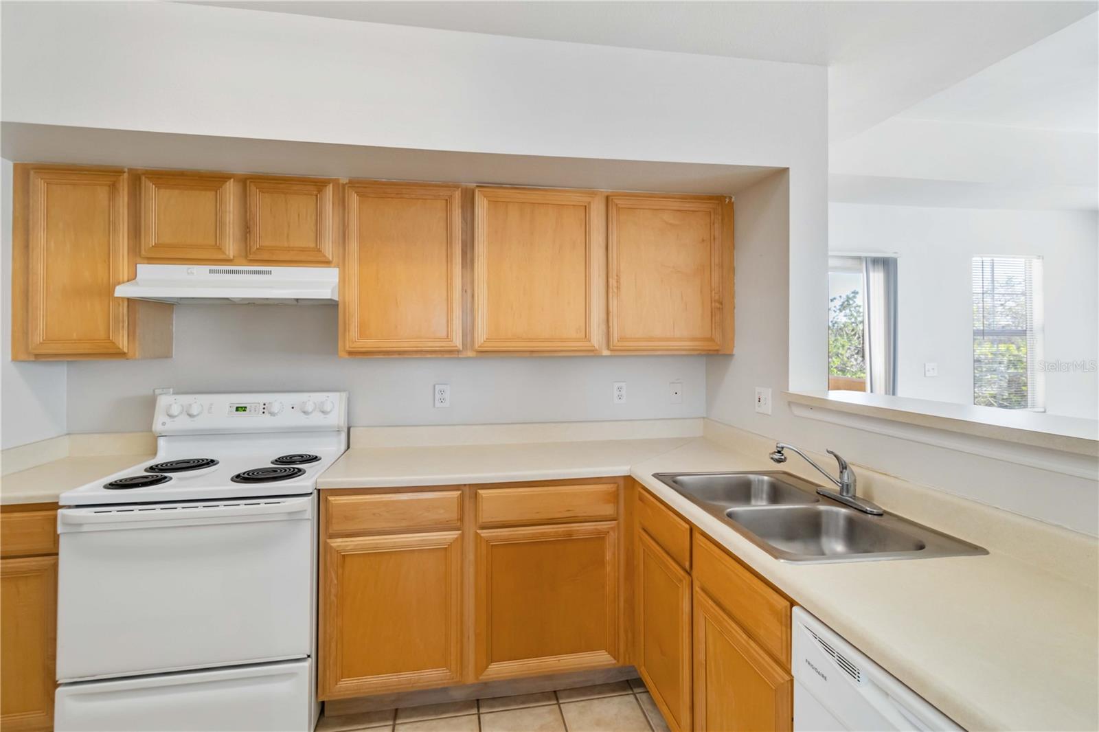 1000 VILLAGIO CIR #208, SARASOTA, FL, 34237