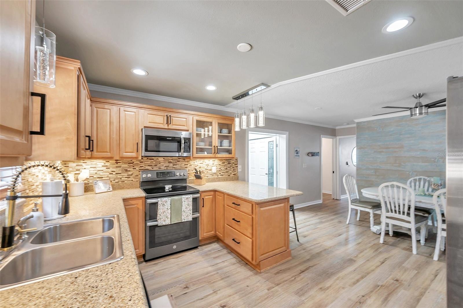717 CAROLINA AVE, TARPON SPRINGS, FL, 34689