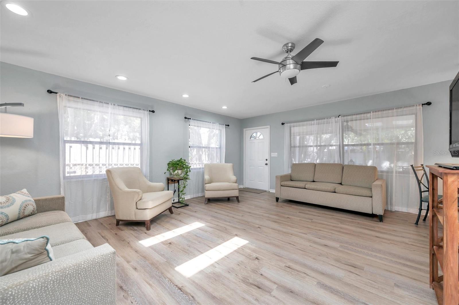 717 CAROLINA AVE, TARPON SPRINGS, FL, 34689