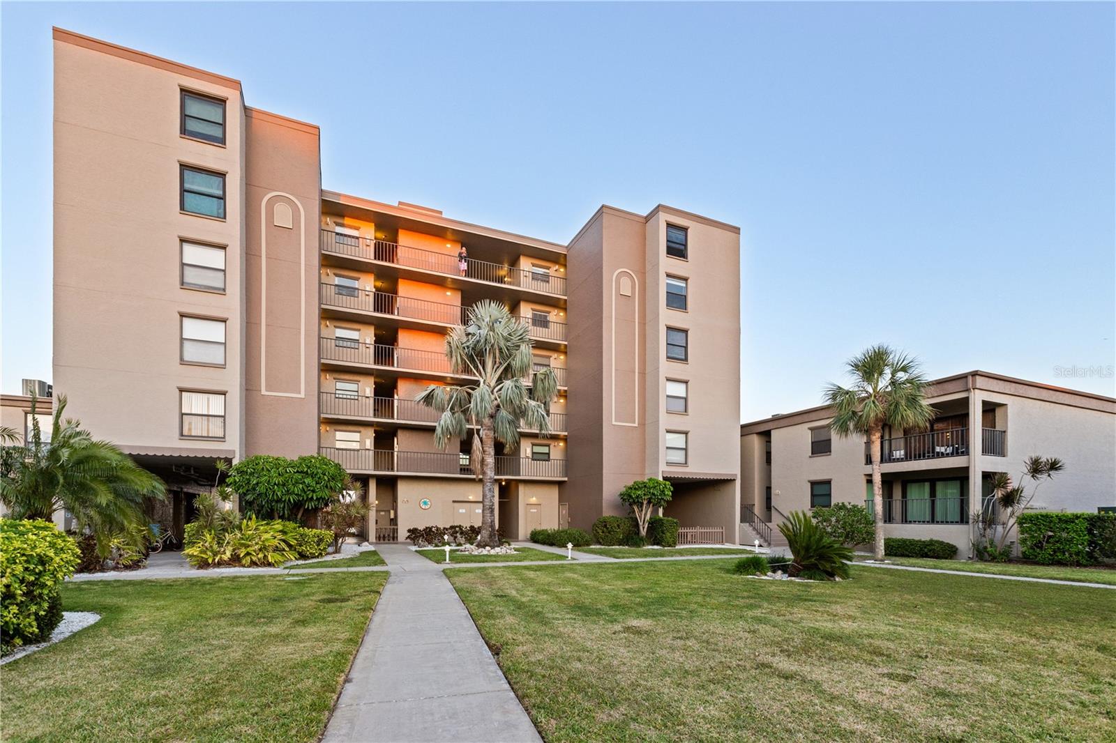 19725 GULF BLVD #405, INDIAN SHORES, FL, 33785