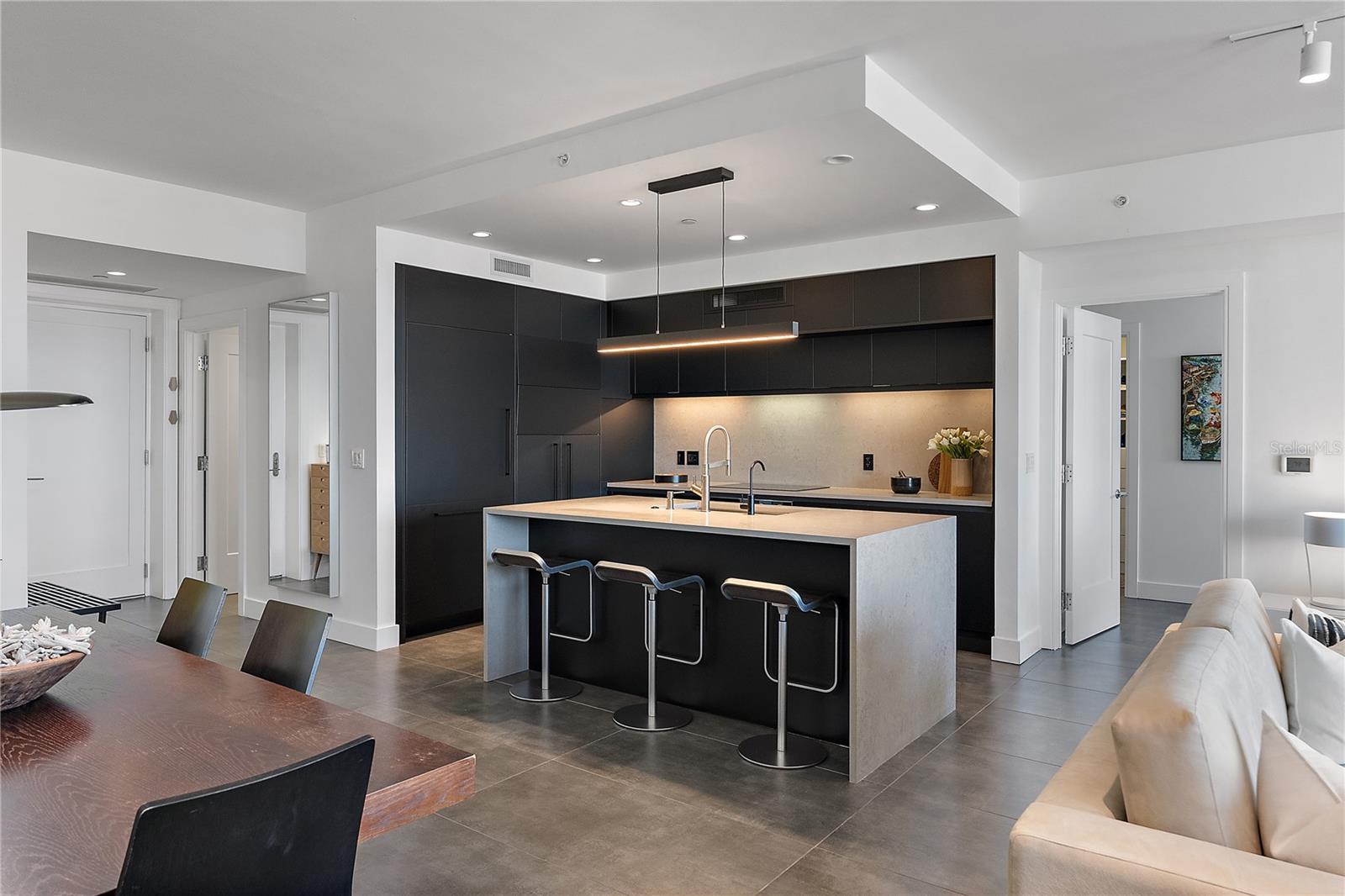100 1ST AVE N #503, ST PETERSBURG, FL, 33701