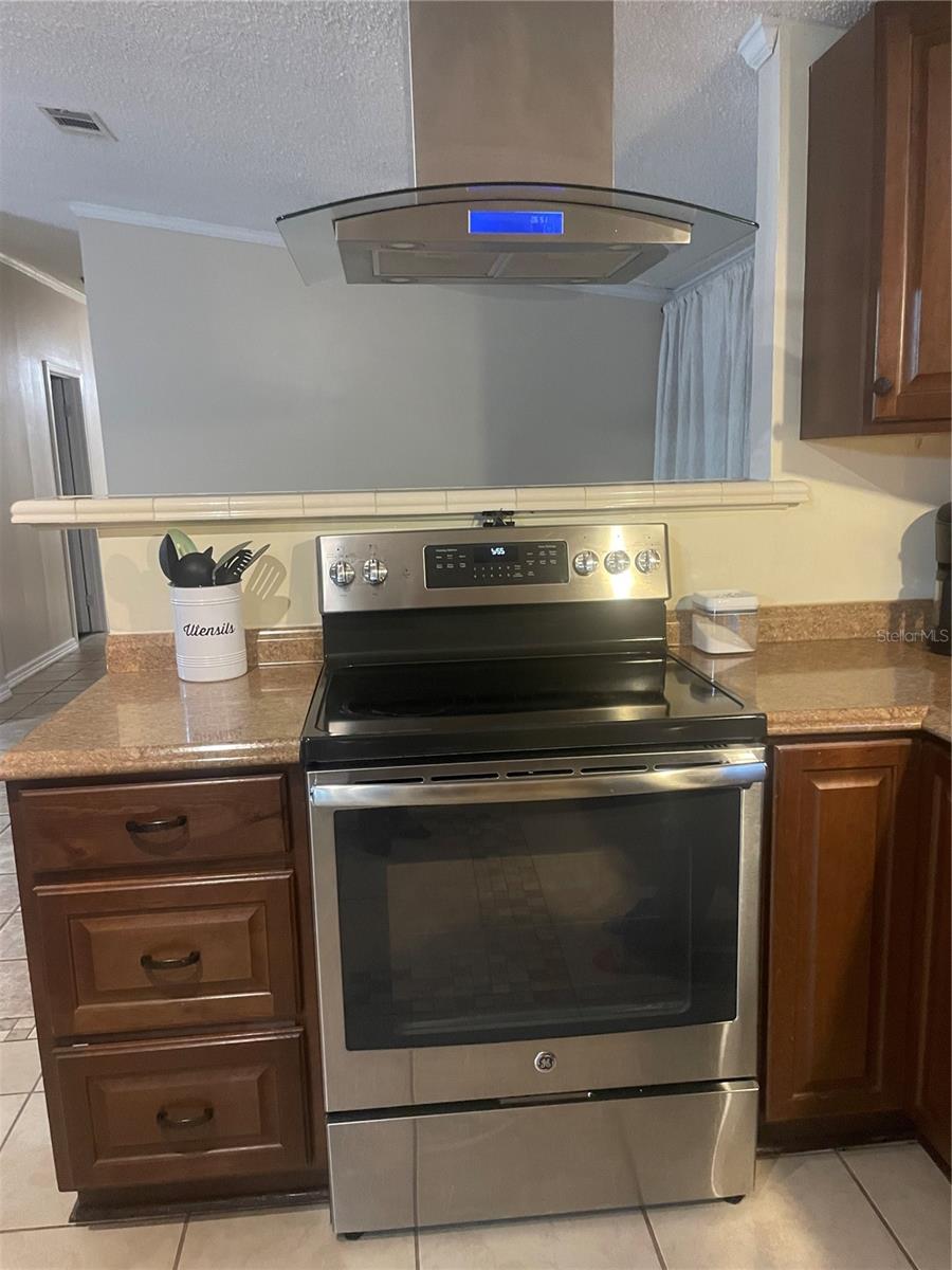 8809 TREASURE ISLAND RD, LEESBURG, FL, 34788