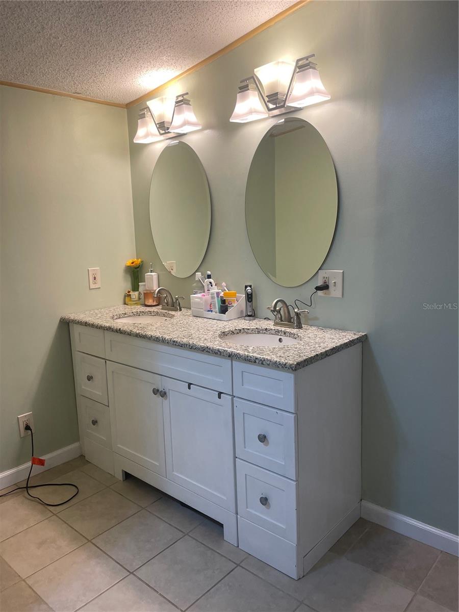 8809 TREASURE ISLAND RD, LEESBURG, FL, 34788