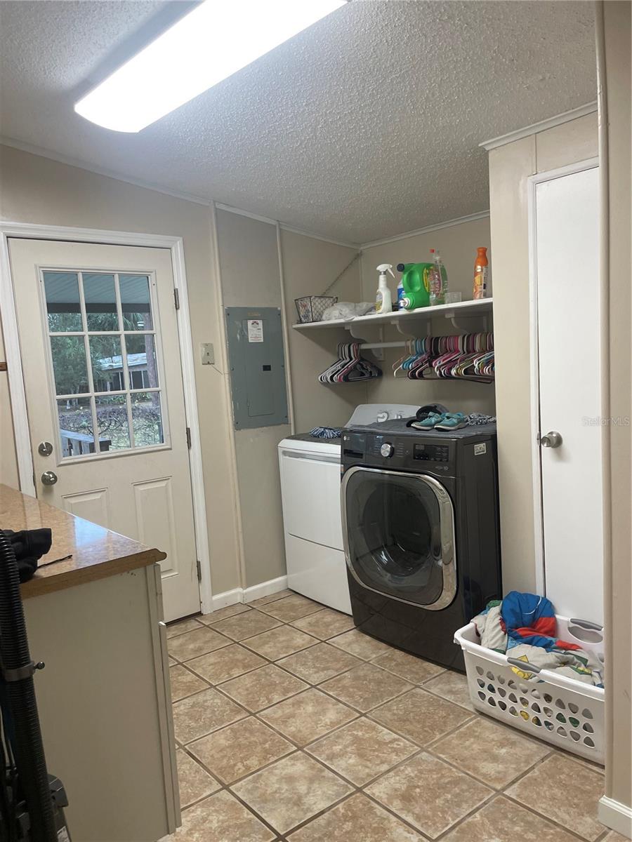 8809 TREASURE ISLAND RD, LEESBURG, FL, 34788
