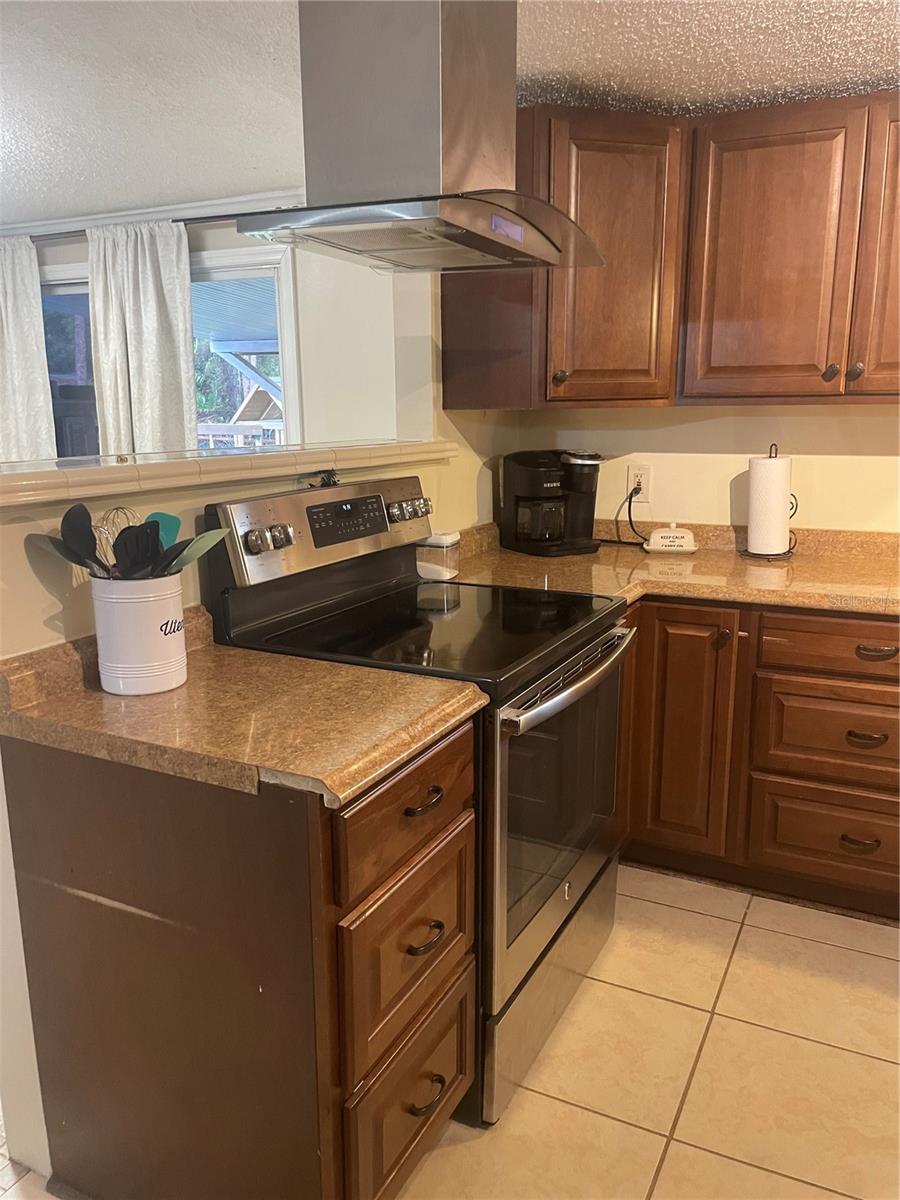 8809 TREASURE ISLAND RD, LEESBURG, FL, 34788