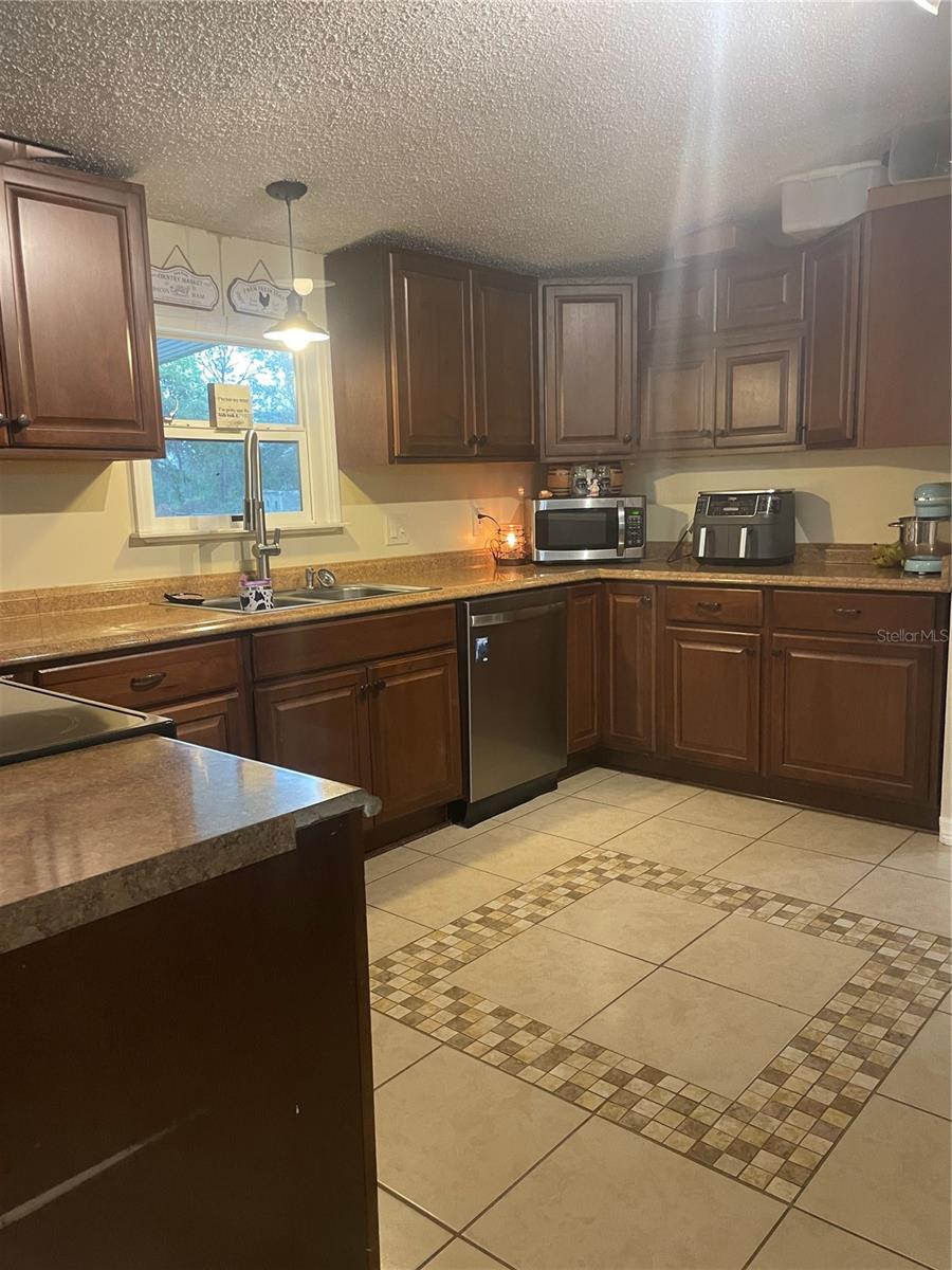 8809 TREASURE ISLAND RD, LEESBURG, FL, 34788