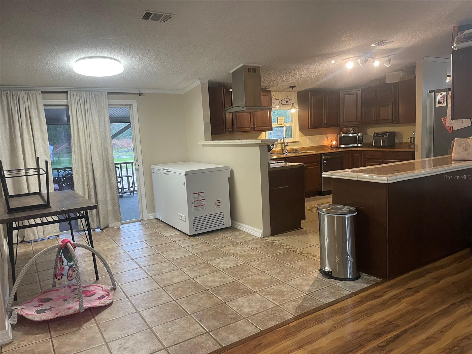 8809 TREASURE ISLAND RD, LEESBURG, FL, 34788