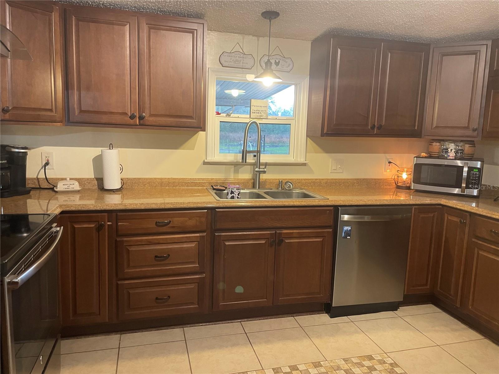8809 TREASURE ISLAND RD, LEESBURG, FL, 34788