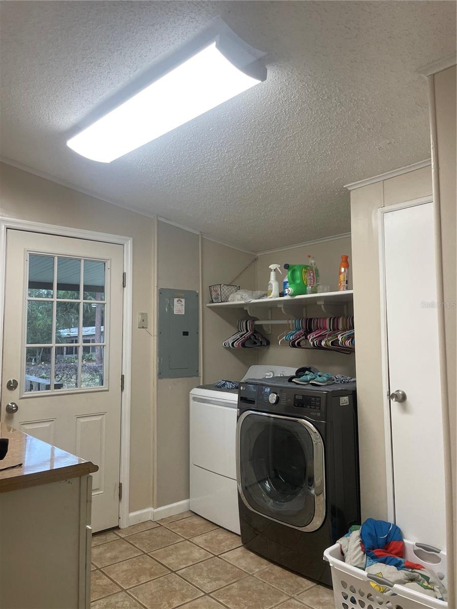 8809 TREASURE ISLAND RD, LEESBURG, FL, 34788