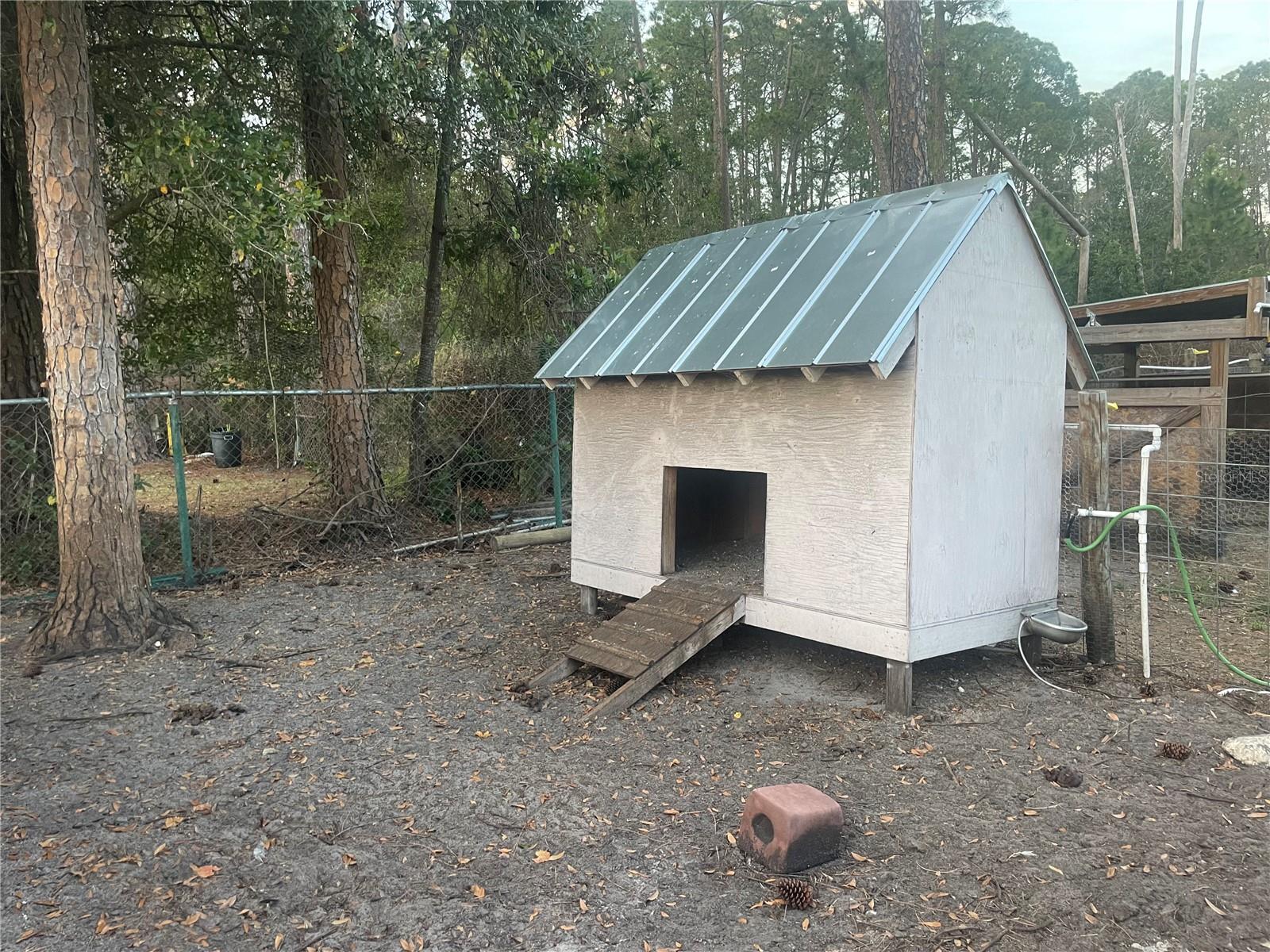 8809 TREASURE ISLAND RD, LEESBURG, FL, 34788