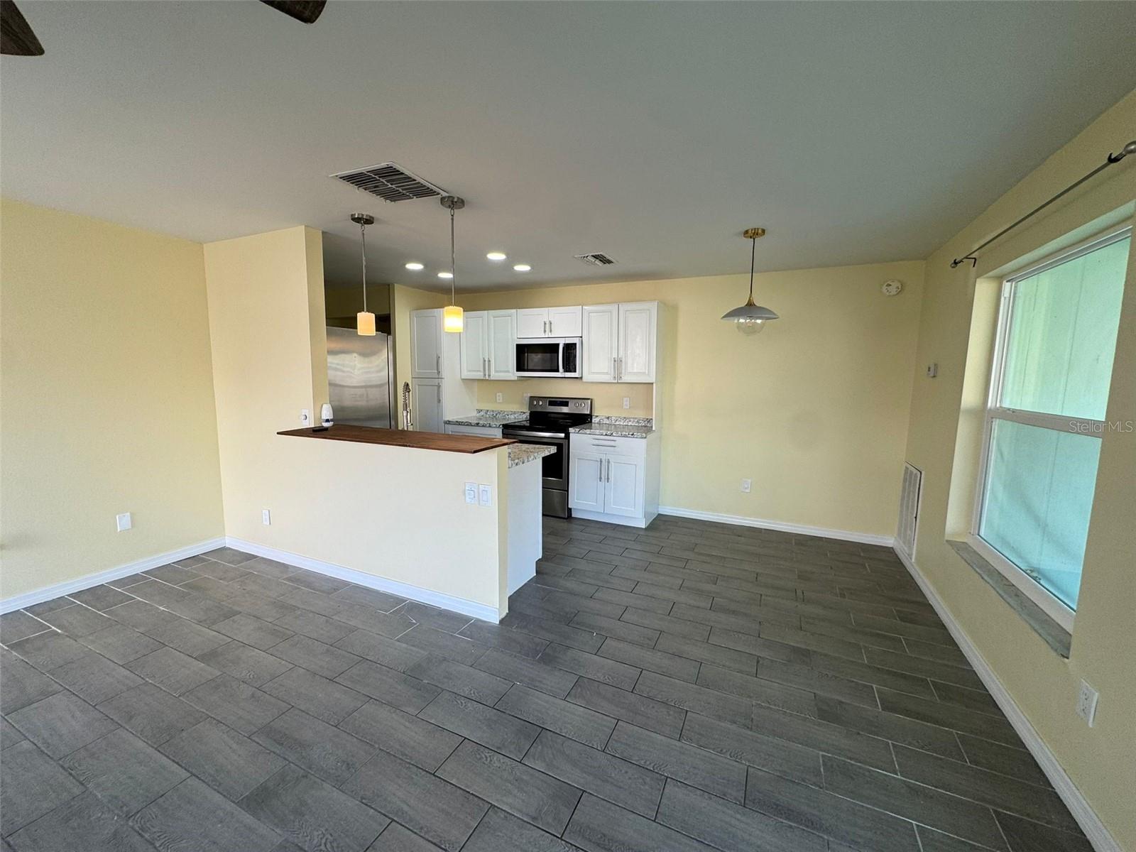 14212 VILLAGE VIEW DR, TAMPA, FL, 33624