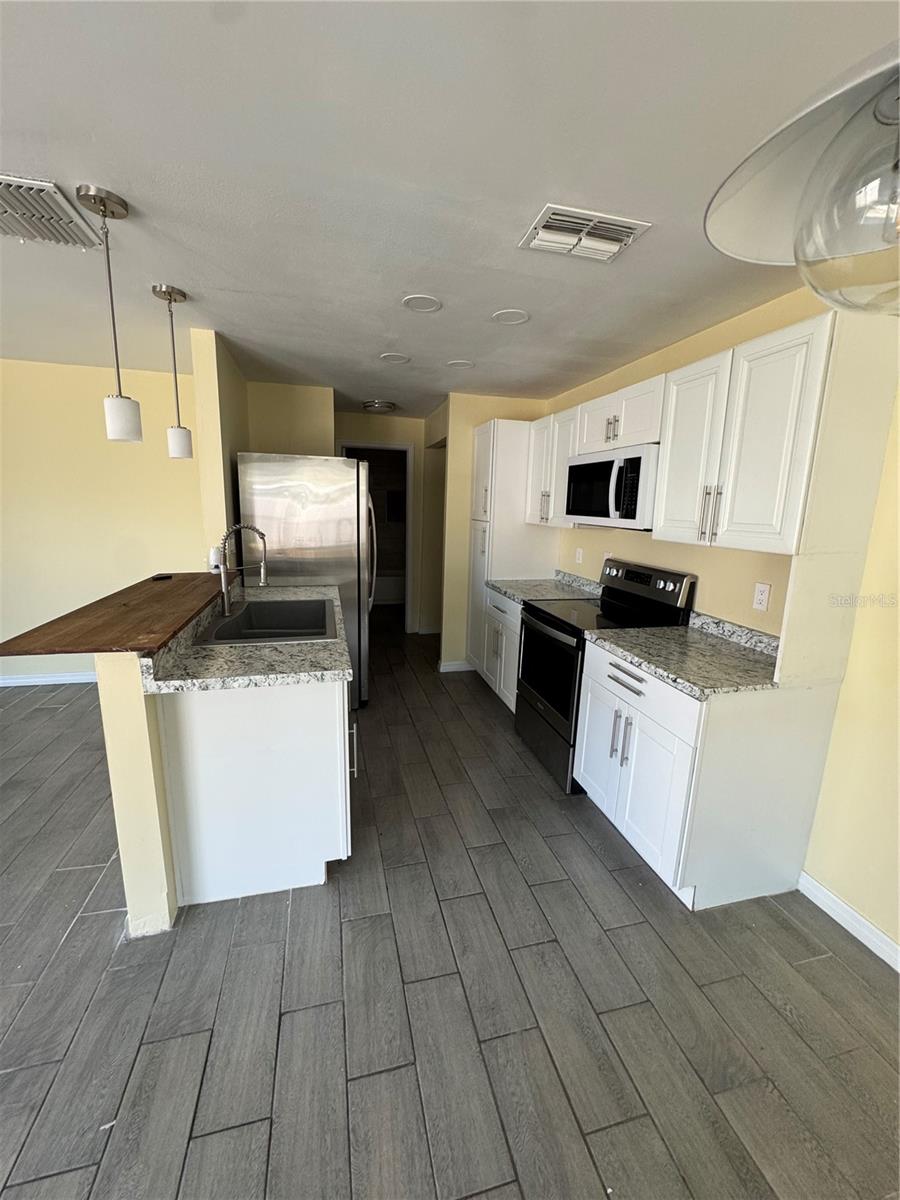14212 VILLAGE VIEW DR, TAMPA, FL, 33624
