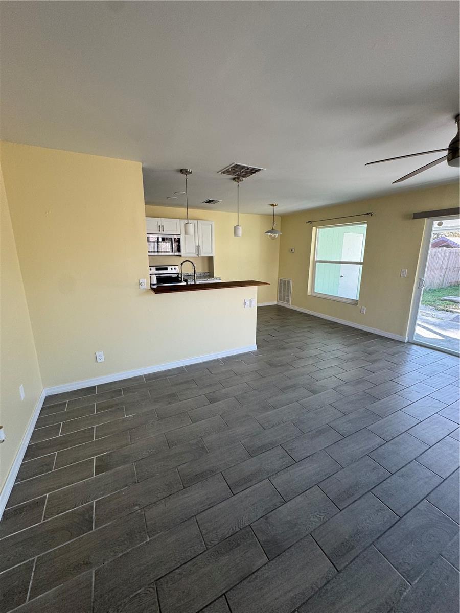 14212 VILLAGE VIEW DR, TAMPA, FL, 33624
